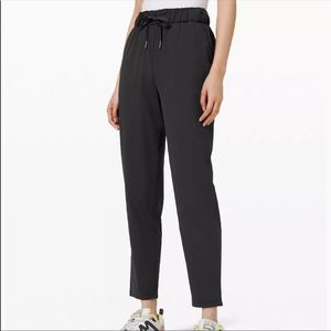 Lululemon Women's Stretch High-Waist Black Pants 7/8 Length Size 18